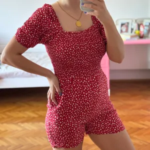 Defacto cvetni crveni kombinezon