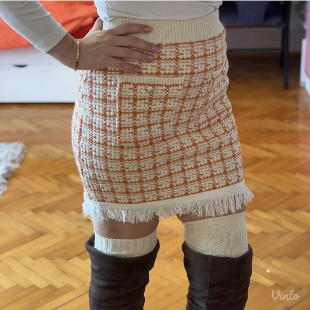 NOVO! Narandzasta zimska mini suknja