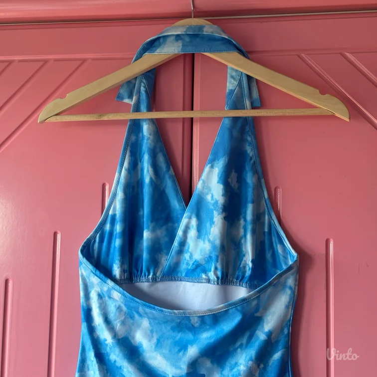 Plava mini haljina bez ledja