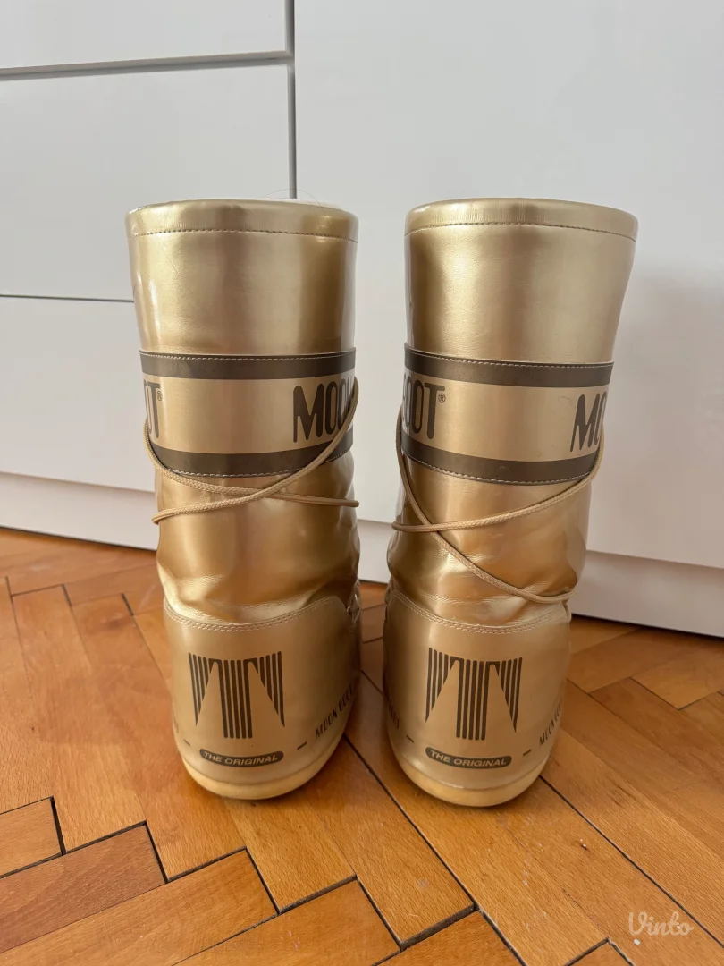 Zlatne moon boot