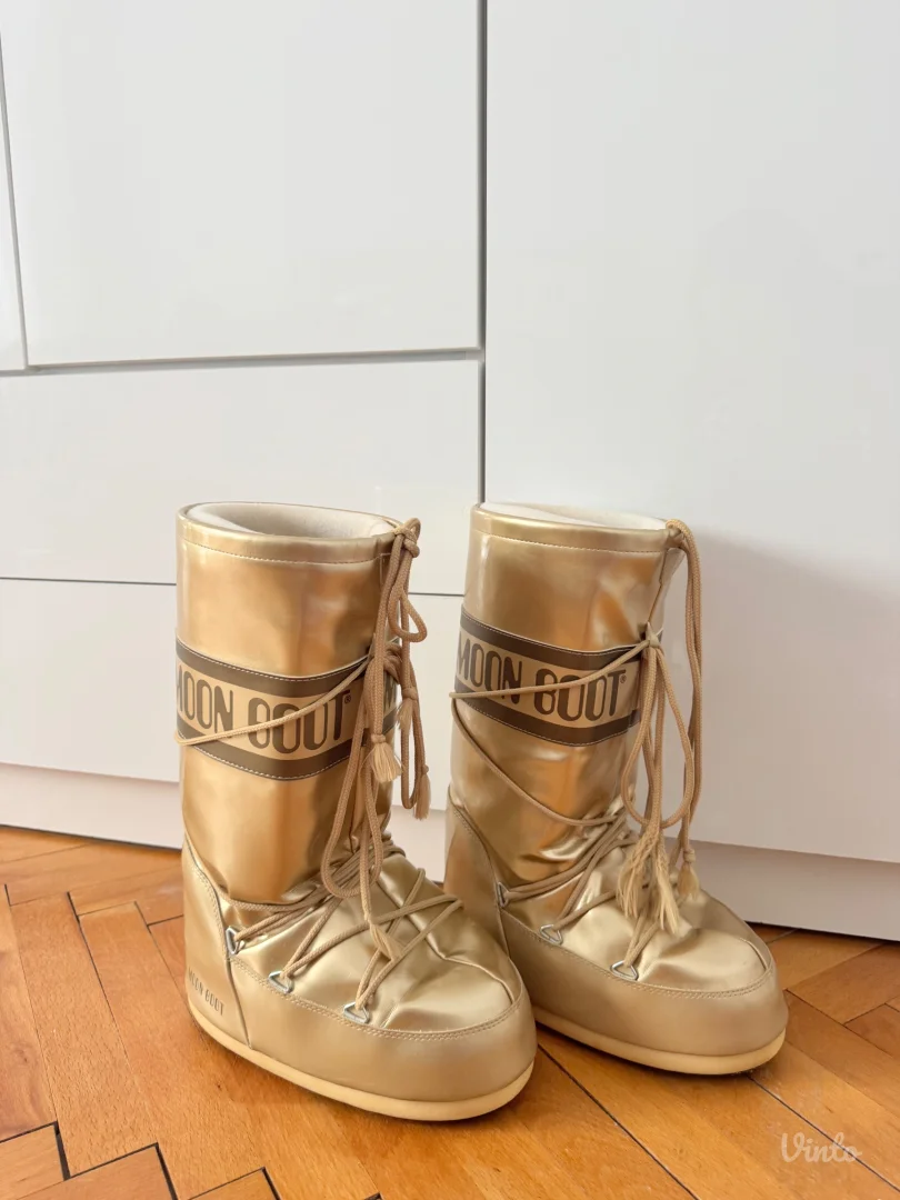 Moon boot
