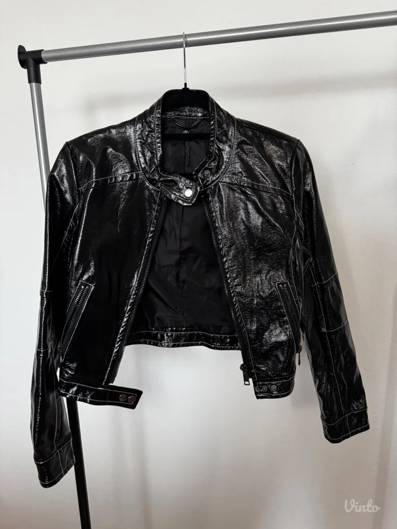 Misguided crop jaknica