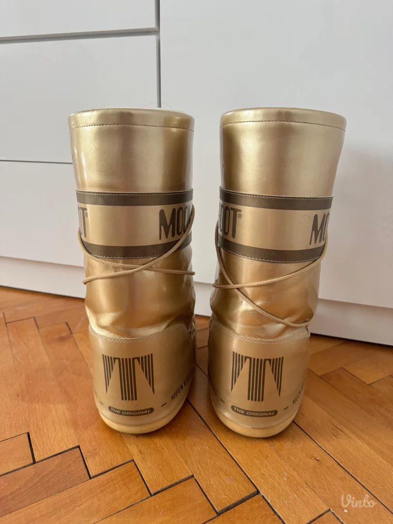 Moon boot
