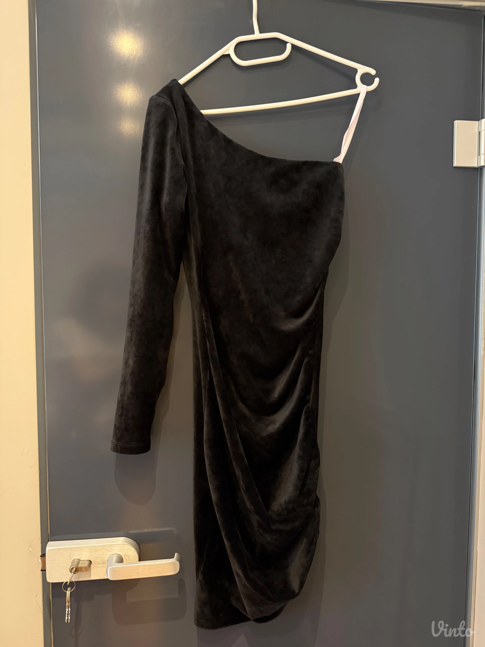 Plisana haljina na jedno rame