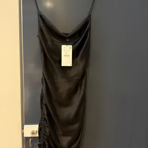ZARA haljina- velicina S NOVO