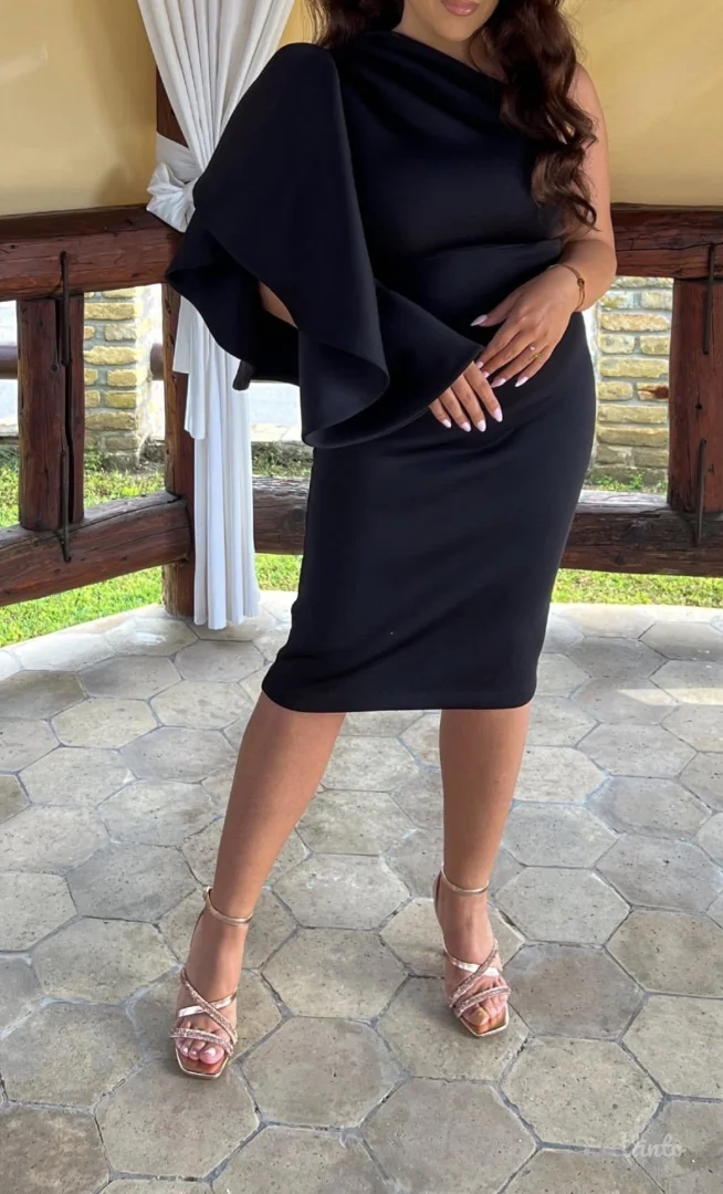 Crna elegantna haljina