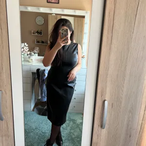 Stradivarius kožna haljina