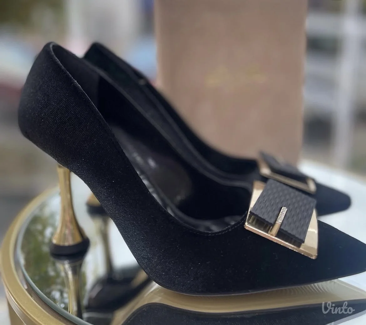 Crne plišane salonke