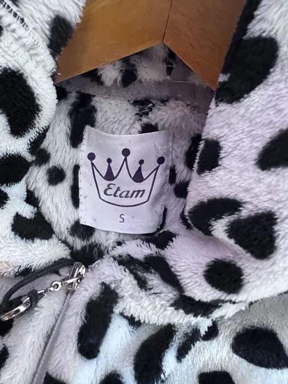 Crno-beli Onsie kombinezon