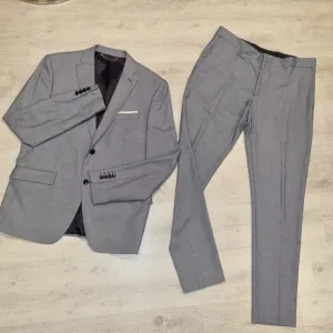 Zara - komplet muško odelo