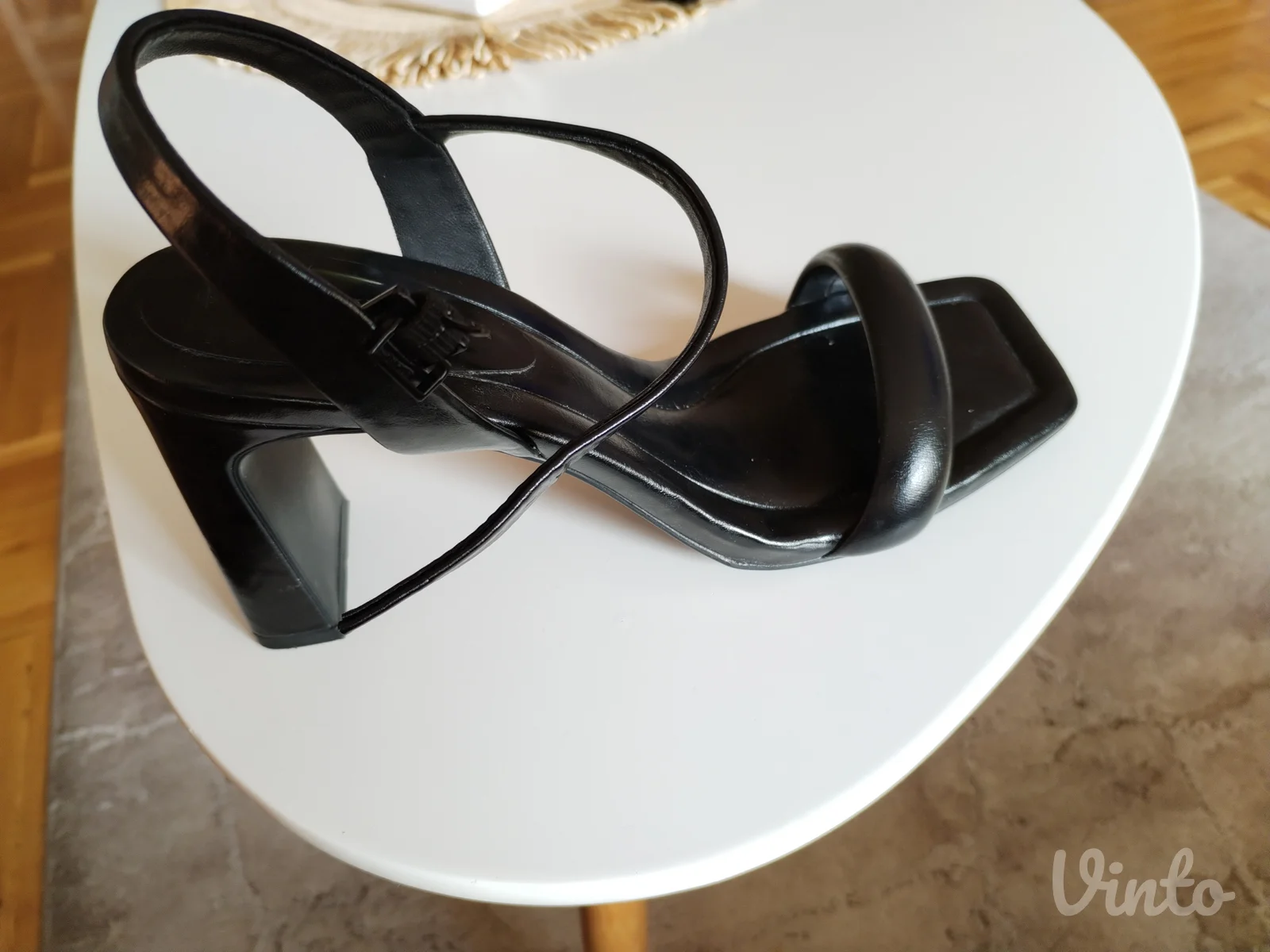 Stradivarius sandale 37 broj