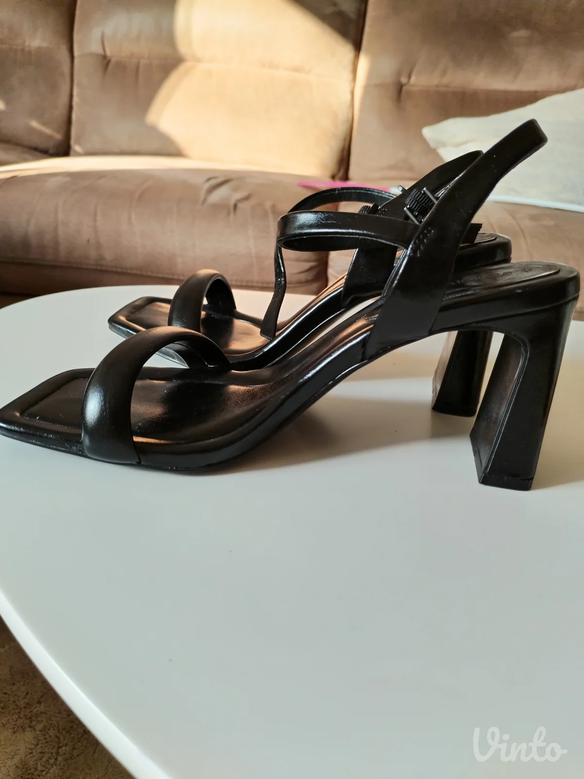 Stradivarius sandale 37 broj