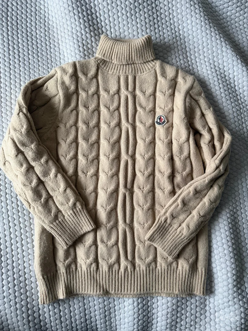 Moncler - NOVI dzemper