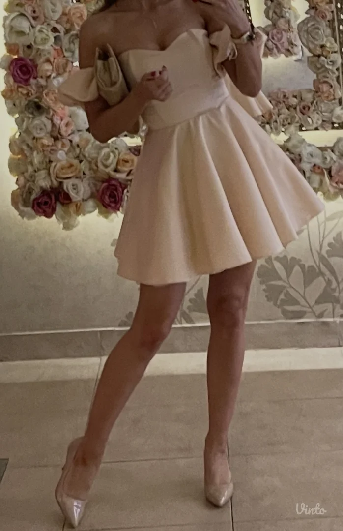 Krem svečana haljinica