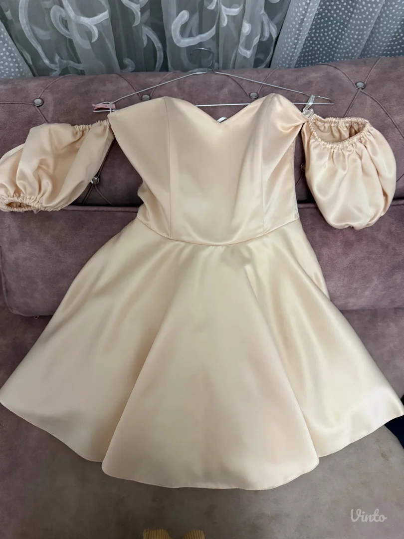 Krem svečana haljinica