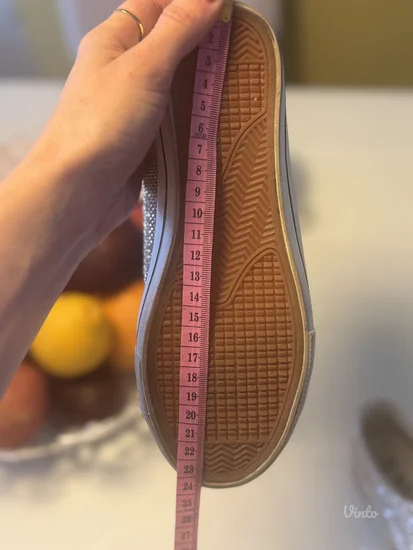 Šljokičave patike NOVO