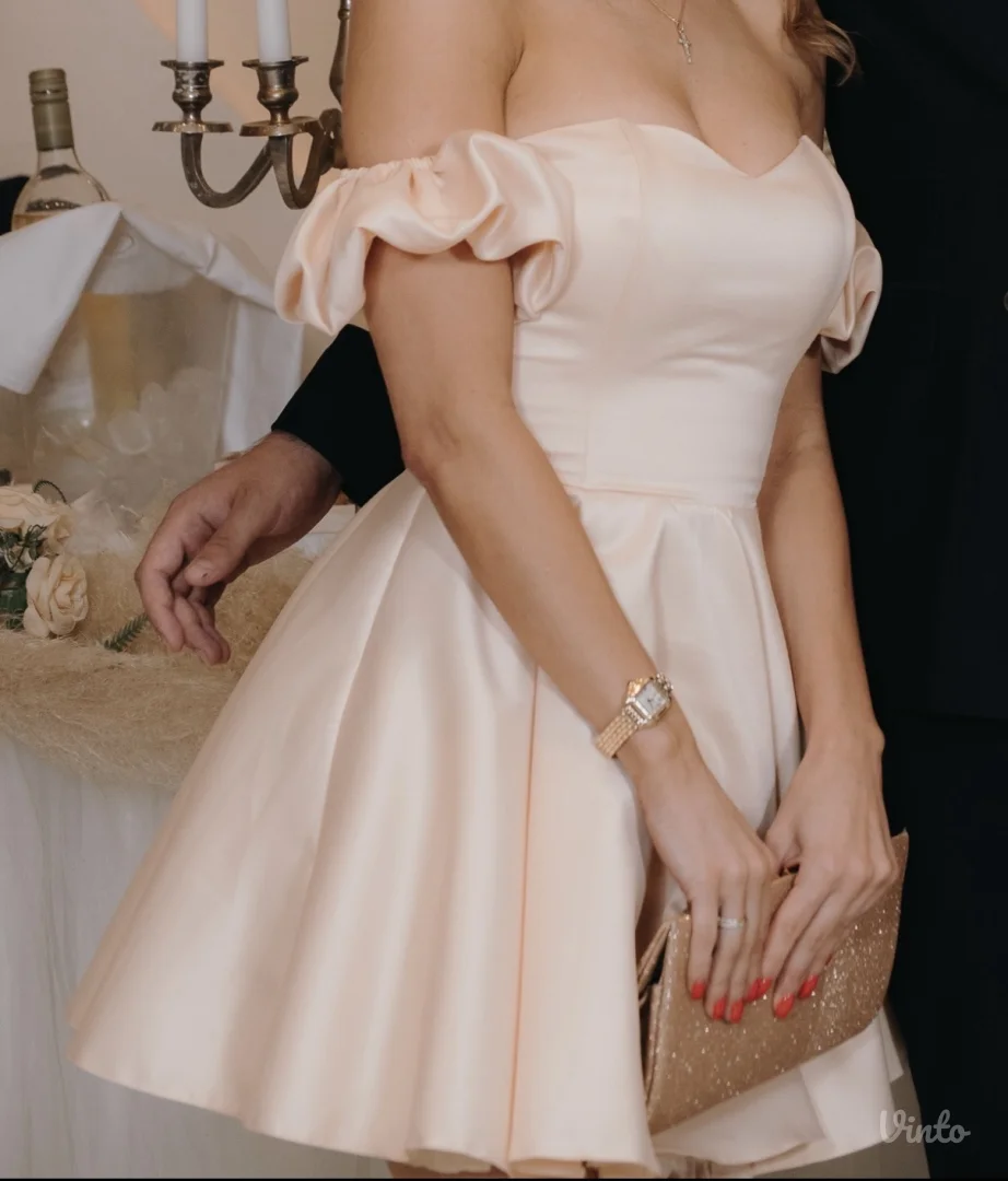 Krem svečana haljinica