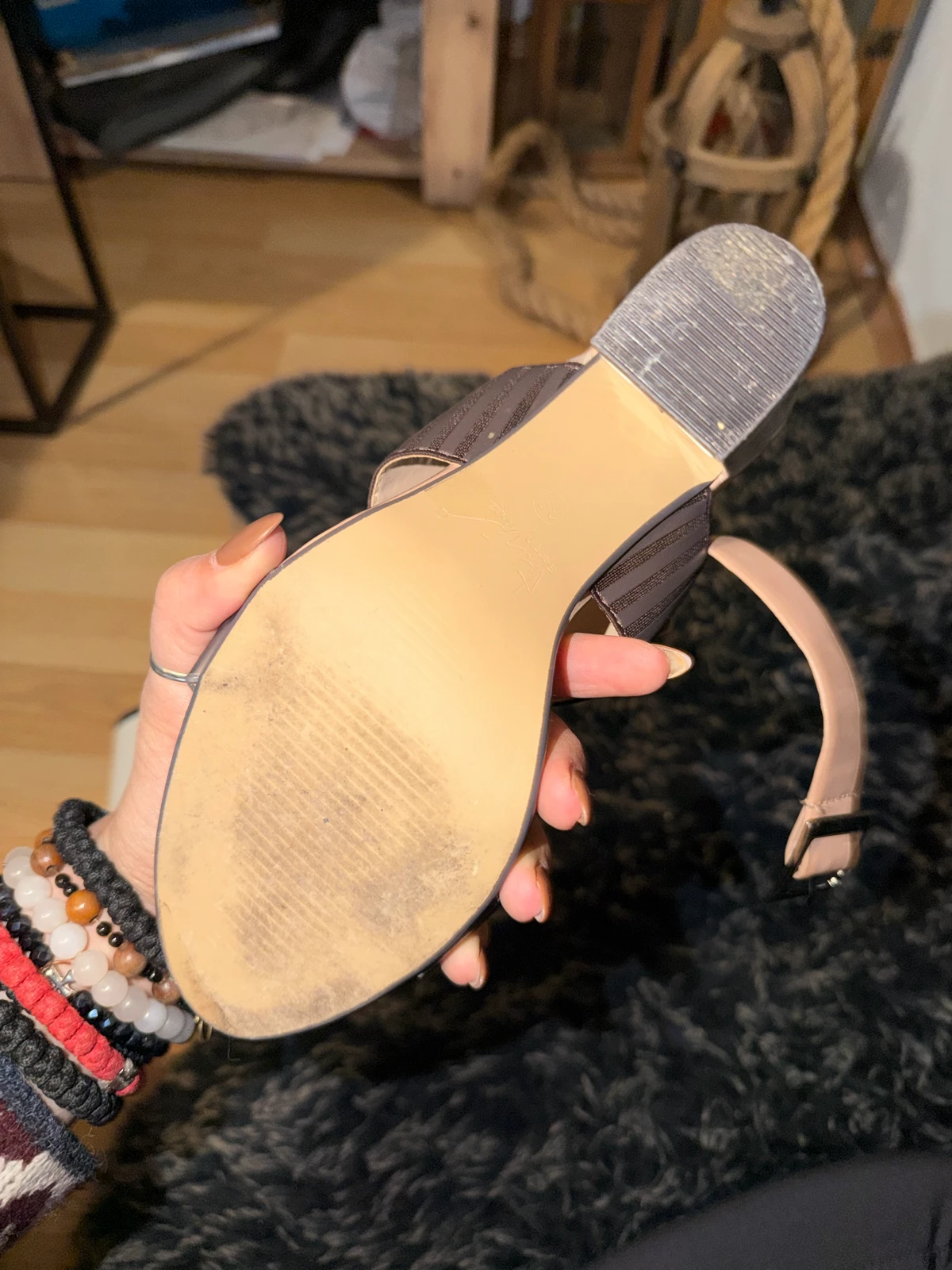 Stikle puna pod petica