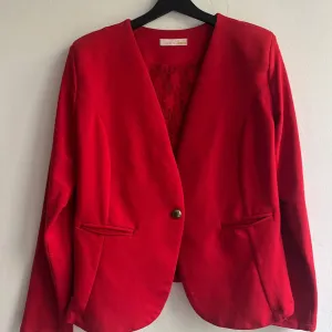 Crveni blejzer