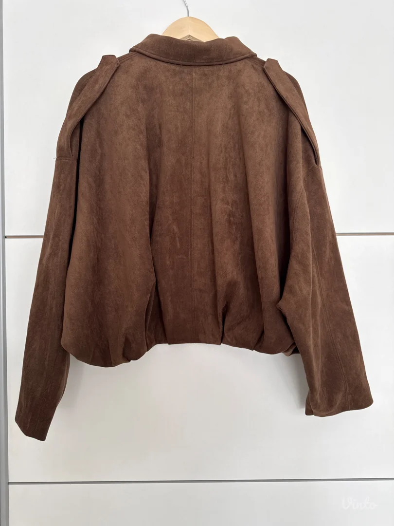 Zara viralna braon jakna od antilop koze