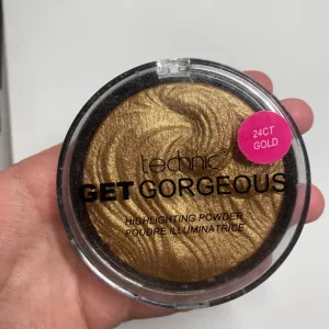 Zlatni hajlajter za lice