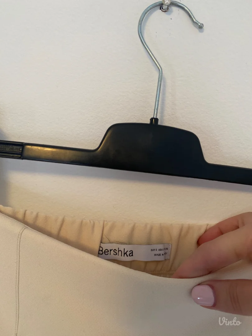 Bershka - krem skort