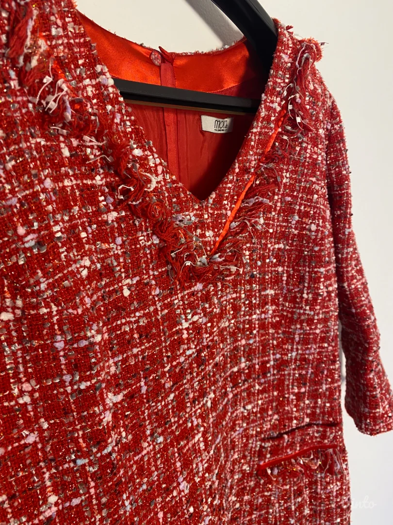 Mona - crvena svecana hajina