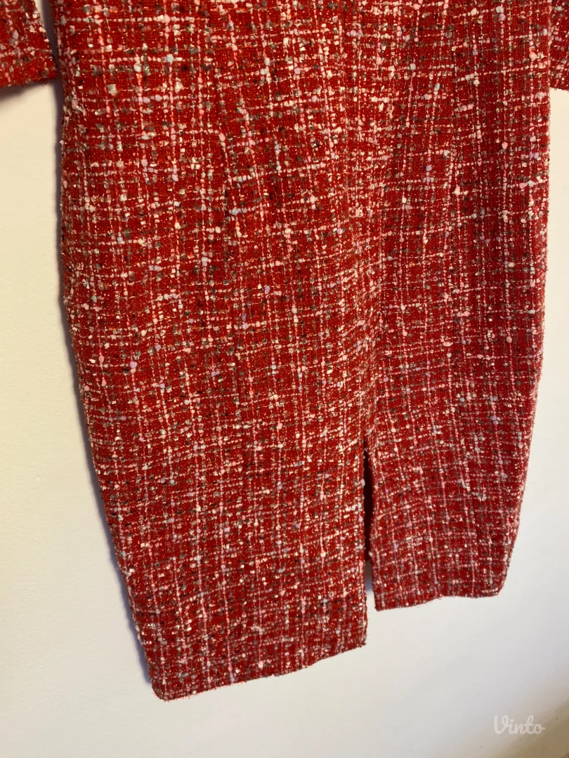 Mona - crvena svecana hajina