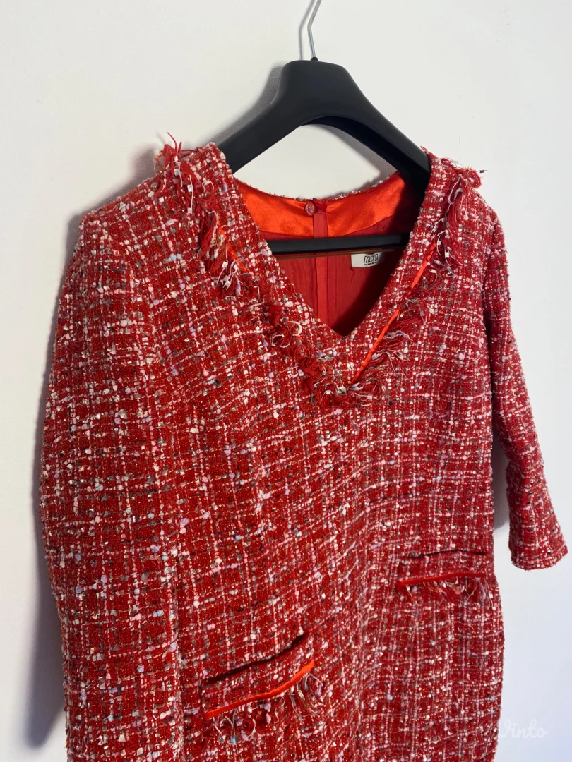 Mona - crvena svecana hajina