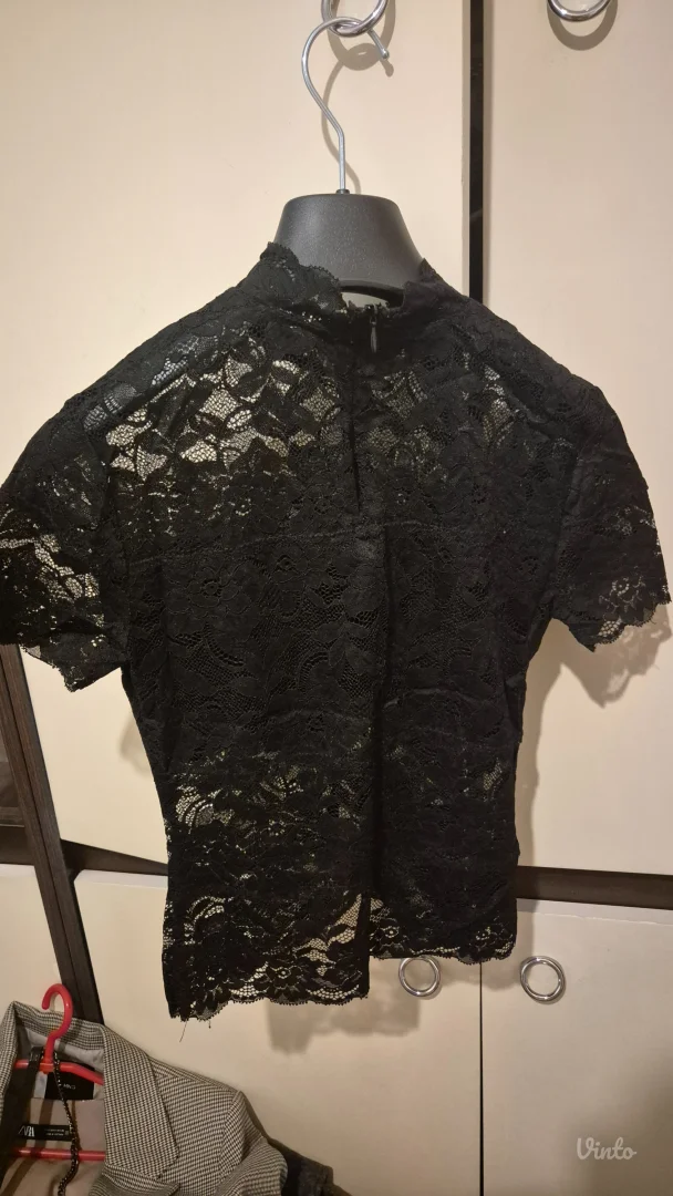 Guess čipkani top XS