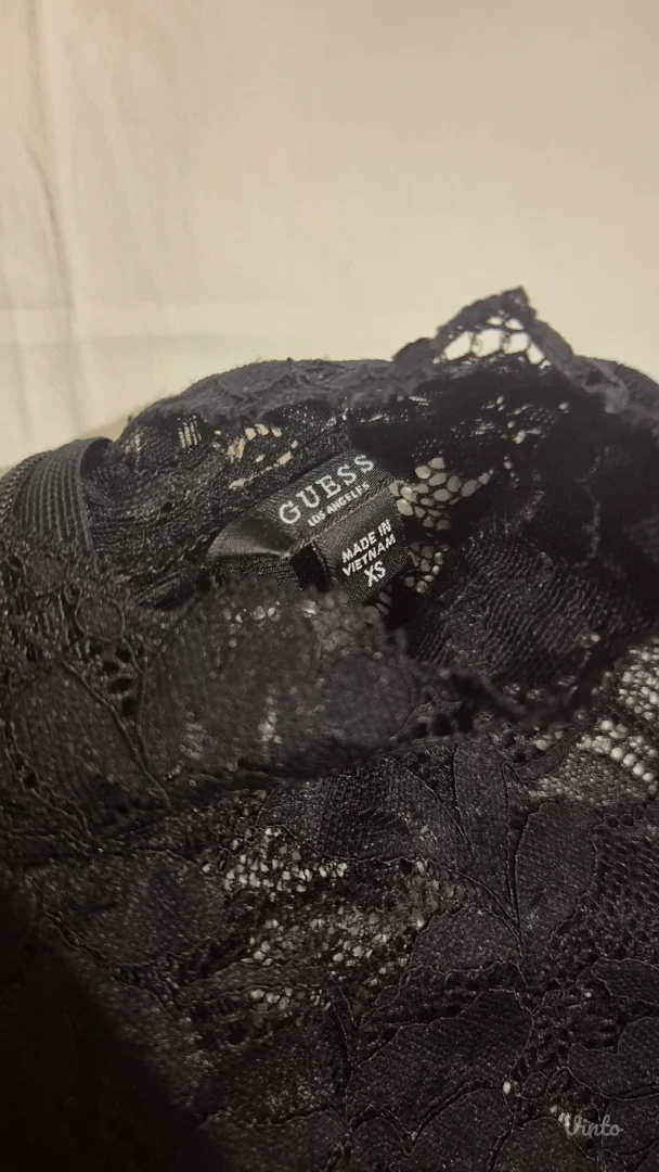 Guess čipkani top XS