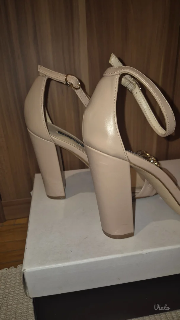 Nine West bež sandale br.40