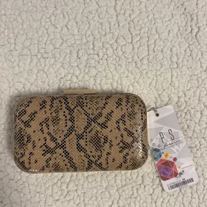 P….S…. Torbica zenska