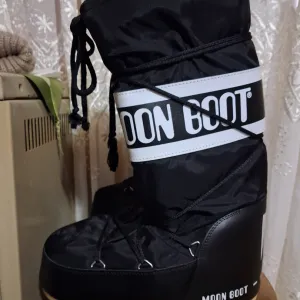 MOON BOOT original