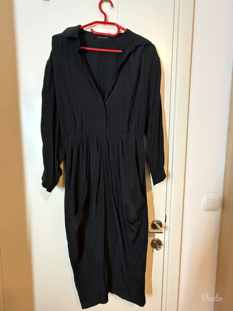 Prodajem original Sisley haljinu, nošenu samo jednom, u odličnom stanju.