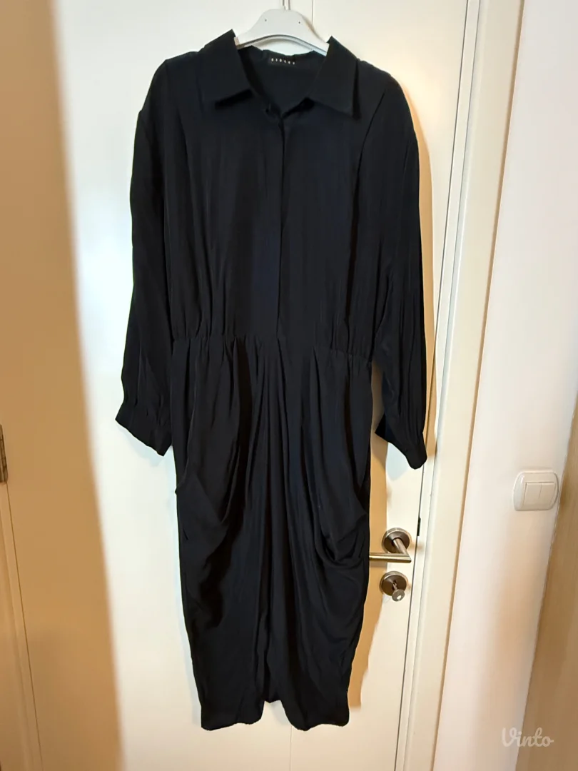 Prodajem original Sisley haljinu, nošenu samo jednom, u odličnom stanju.