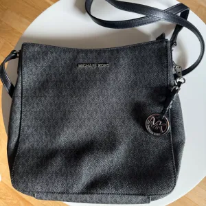 Michael Kors original torbica – kupljena u SAD, kao nova