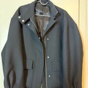 COS original bomber jakna – oversize – XS (odgovara M)