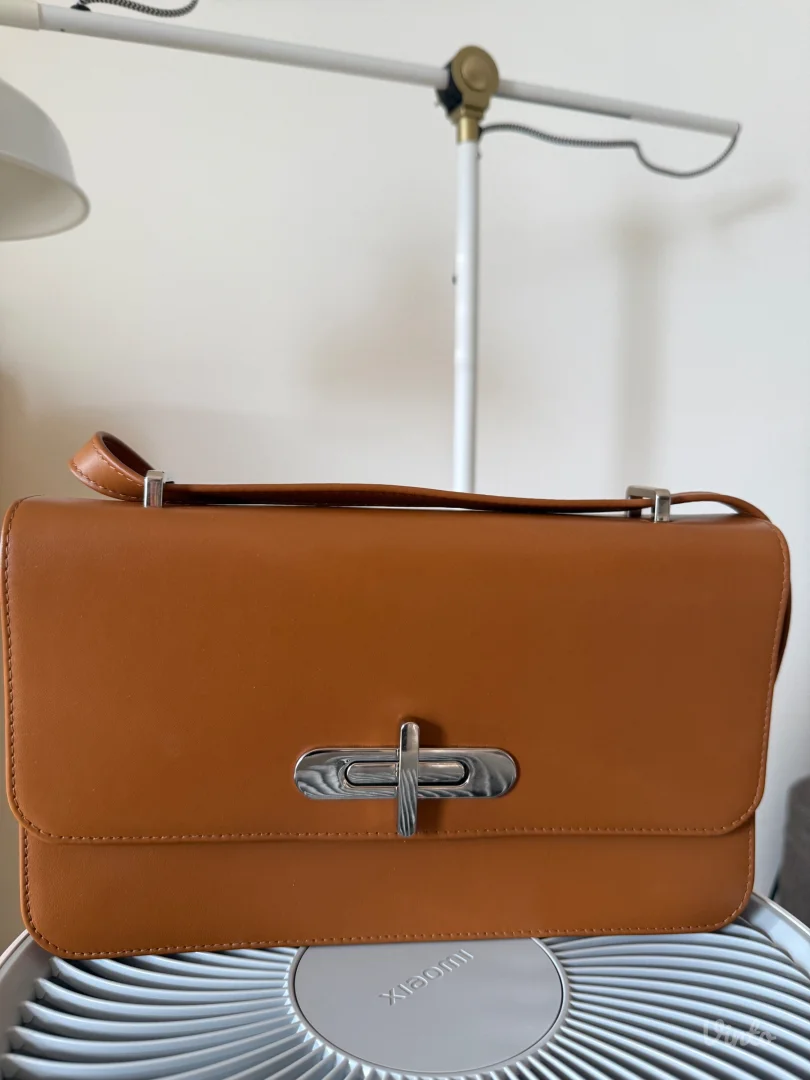 MONA kožna torba – NOVA, nikad nošena