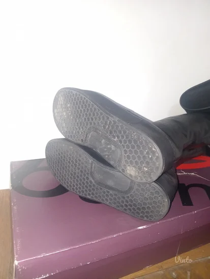 Bueno duboke čizme od prave kože