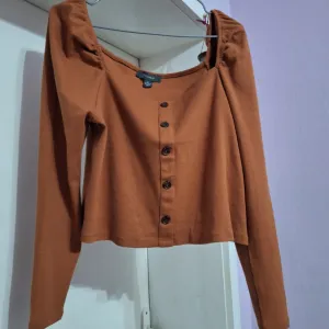 Primark majica sa četvrtastim izrezom NOVO