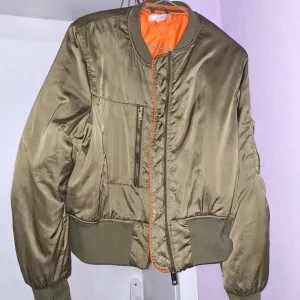 H&M bomber jakna