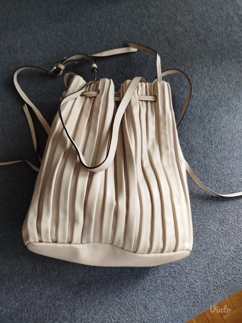 Zara bez, plisirana torba