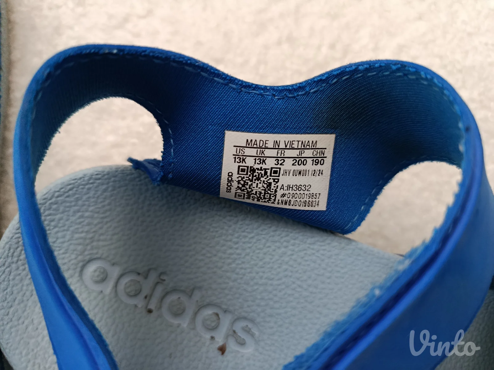 Adidas plave sandale za decake, br.32