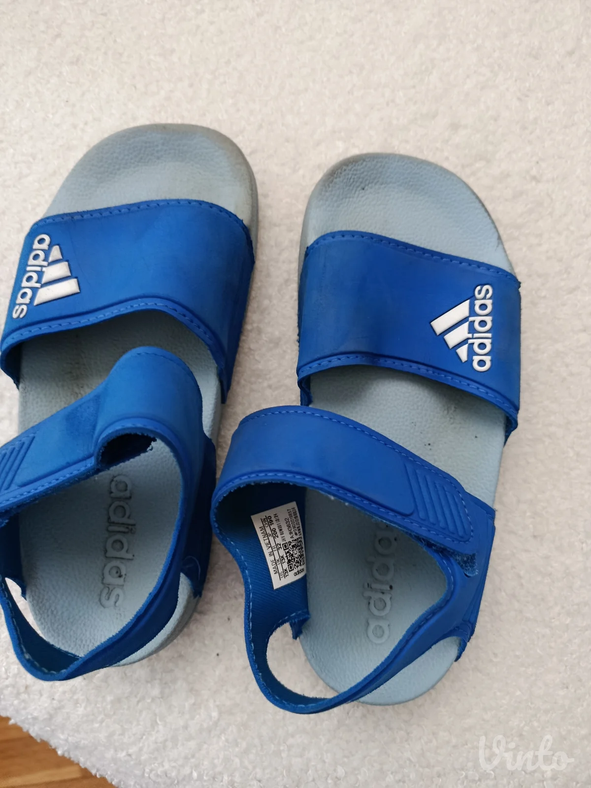 Adidas plave sandale za decake, br.32