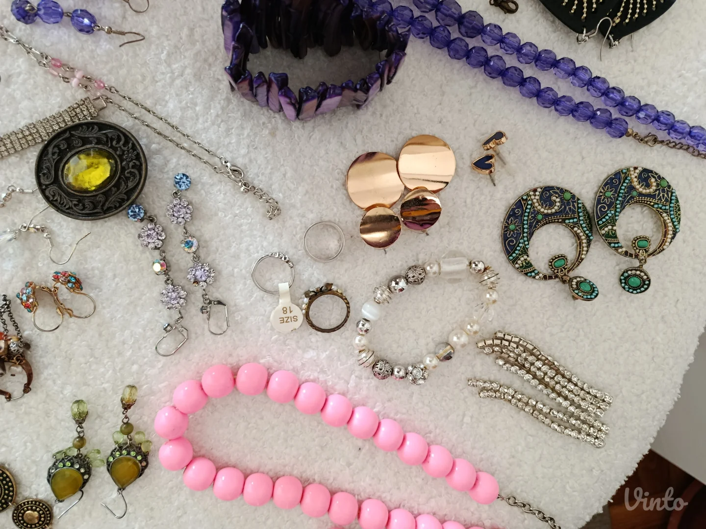 Nakit, razno, mindjuse, narukvice, ogrlice