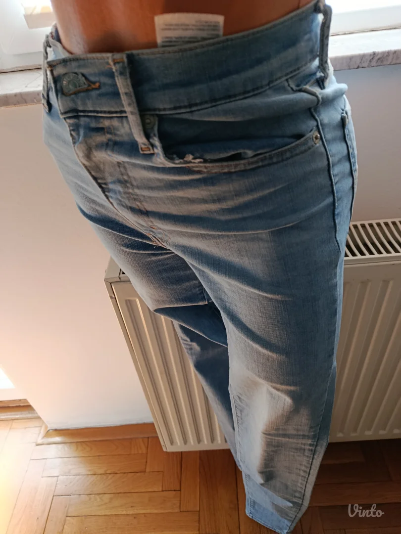 Levi' s Premium 28vel ORIGINAL, kao novo