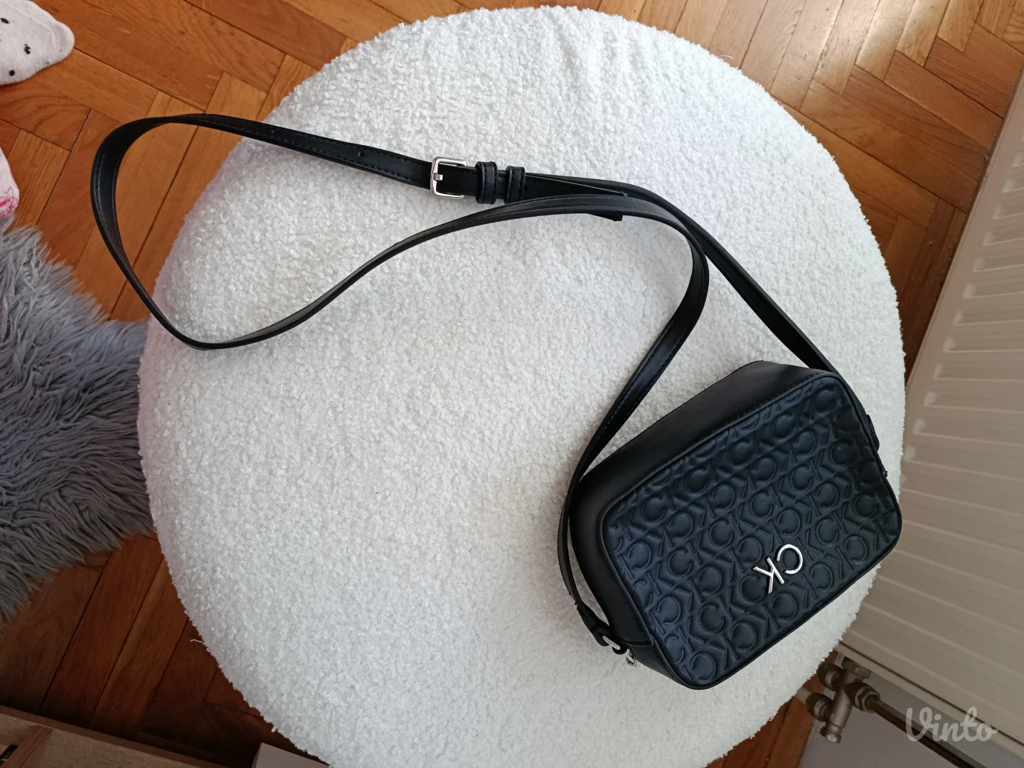 Calvin Klein crna, mini torbica na rame