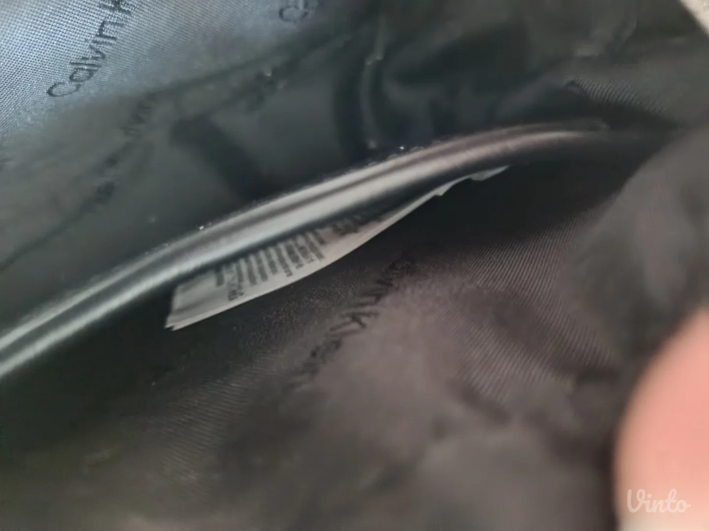 Calvin Klein crna, mini torbica na rame