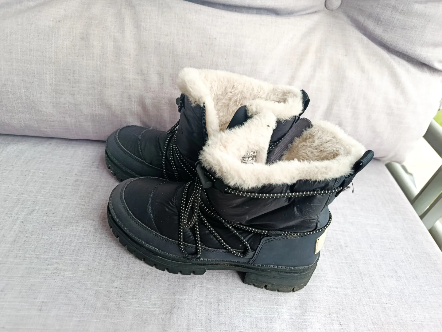 Zimske crne cizme za devojcice/ zene, br.36